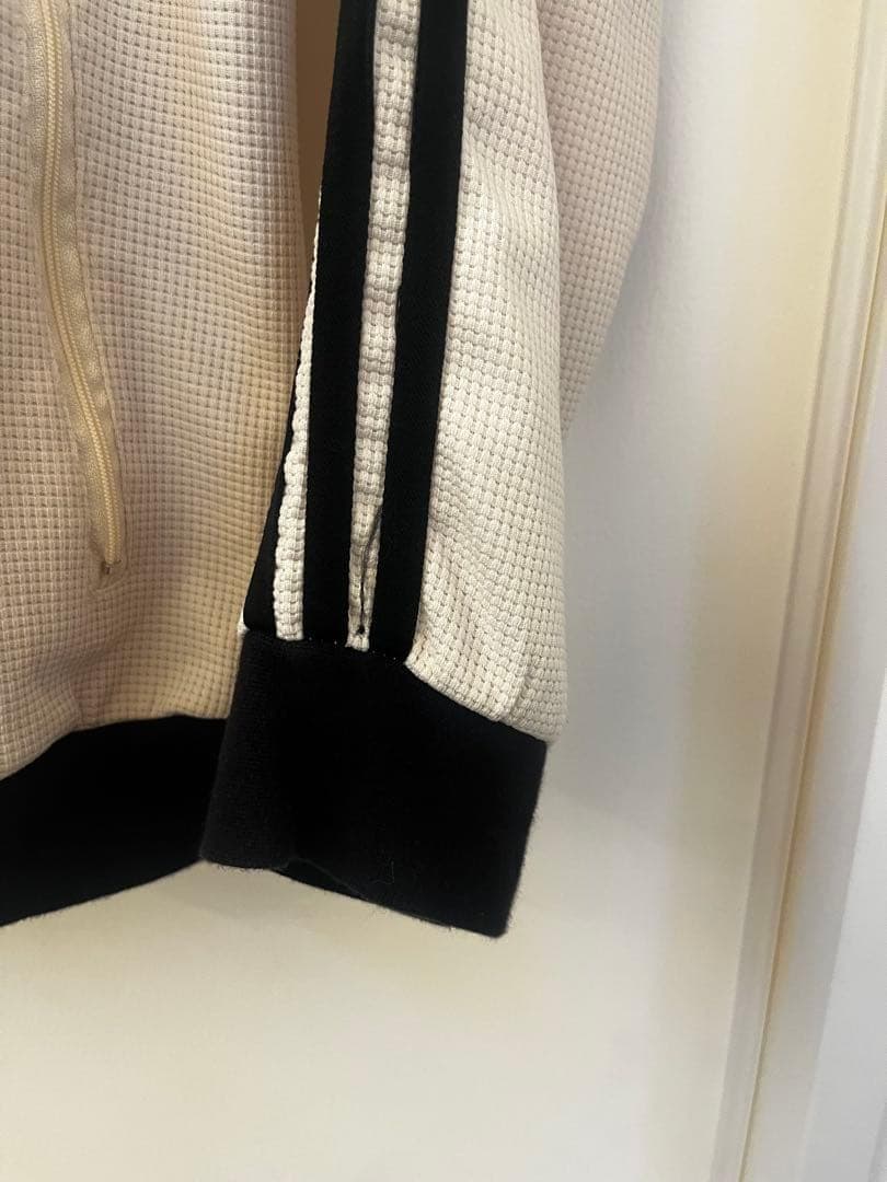 adidas トラックジャケット クリーム色s