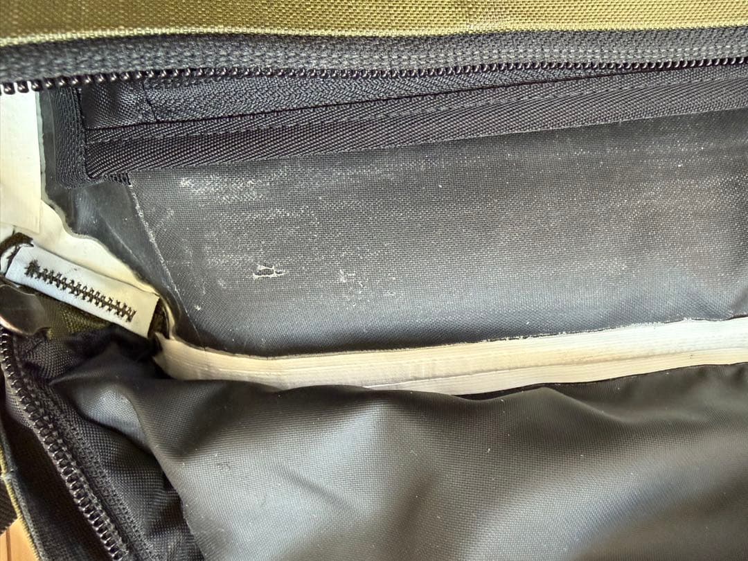 ARC’TERYX Granville 10 courier bag