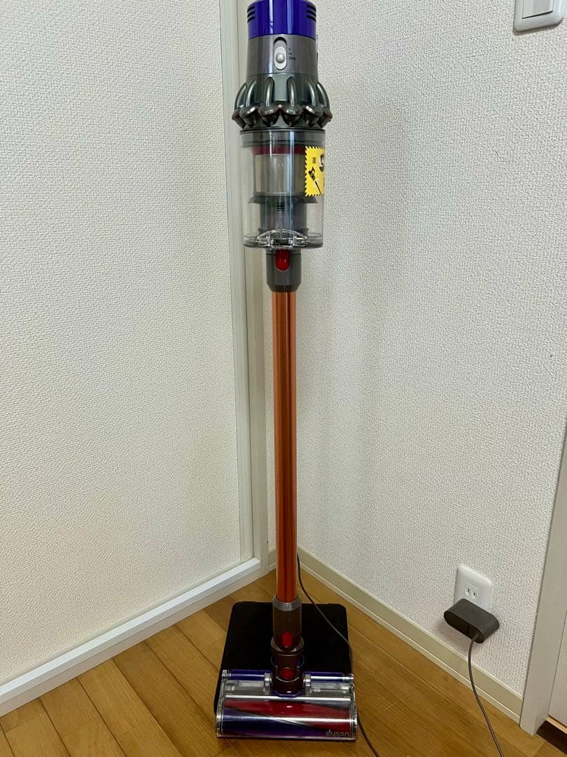 【美品】Dyson ダイソン　V10 fluffy SV12 スタンドセット