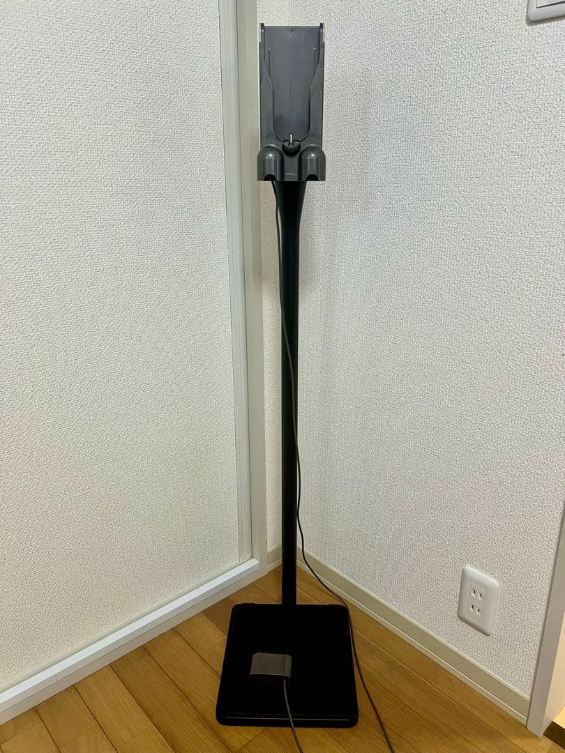 【美品】Dyson ダイソン　V10 fluffy SV12 スタンドセット