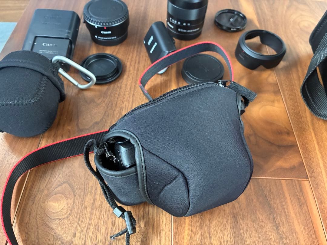 【値下げ】Canon EOS M ミラーレス一眼カメラ 本体と付属品