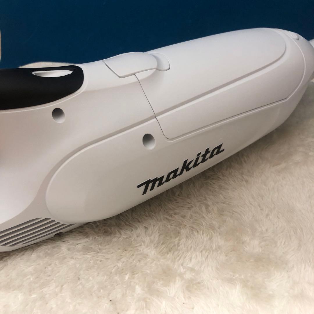Makita 充電式クリーナー CL182FDZW