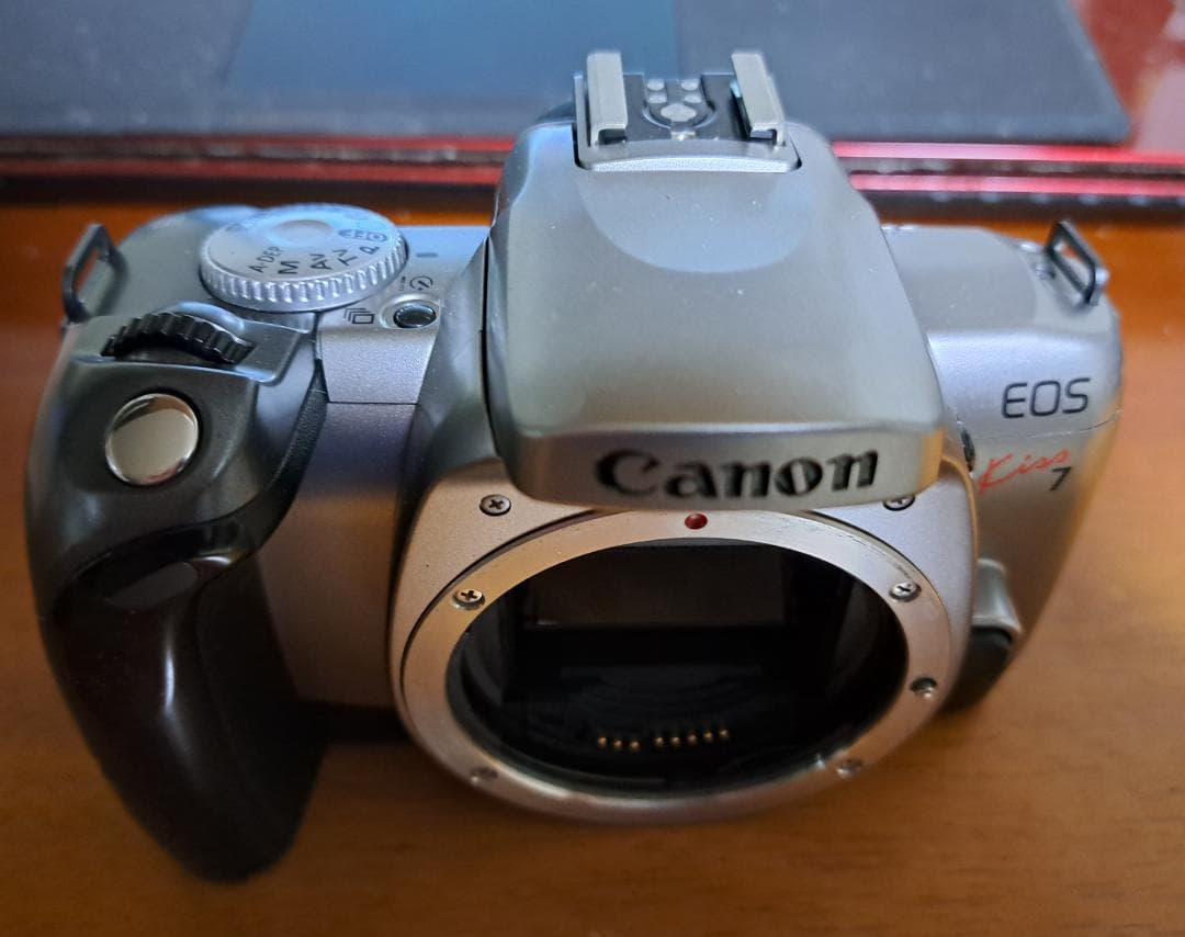 フィルムカメラ Canon EOS Kiss 7