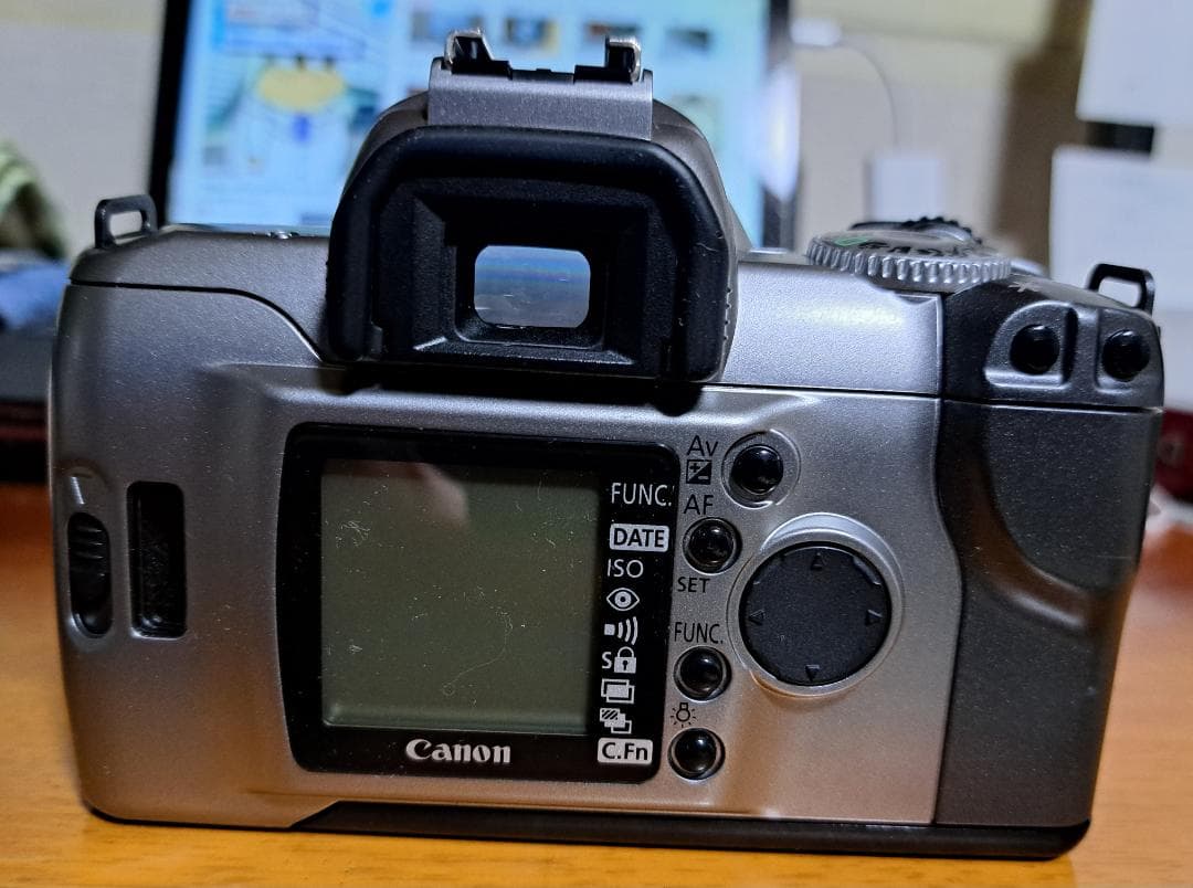 フィルムカメラ Canon EOS Kiss 7