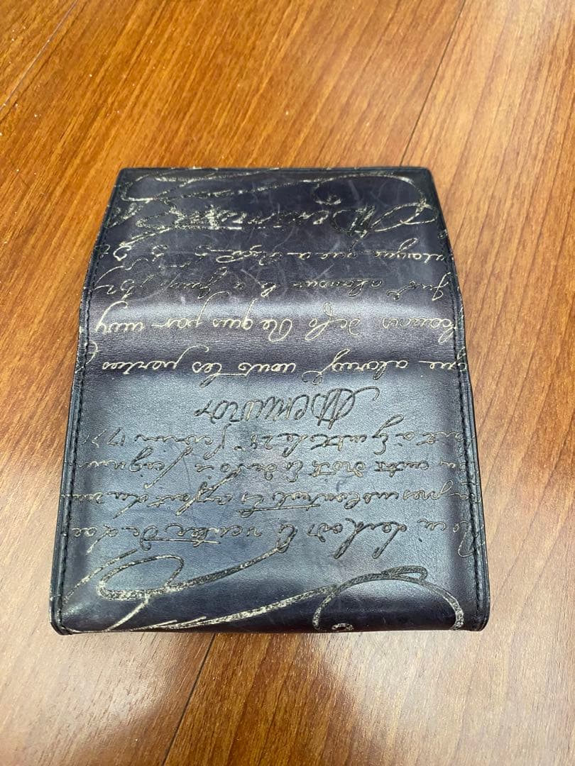 ベルルッティ名刺入れ　中古品