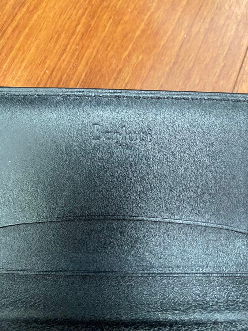 ベルルッティ名刺入れ　中古品
