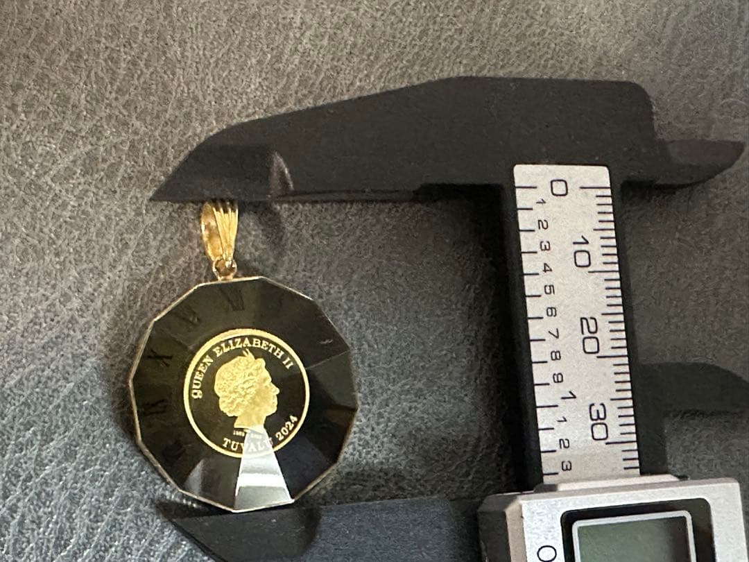 18k/24k 8.7g ガラス付きエリザベス/馬のペンダントトップ