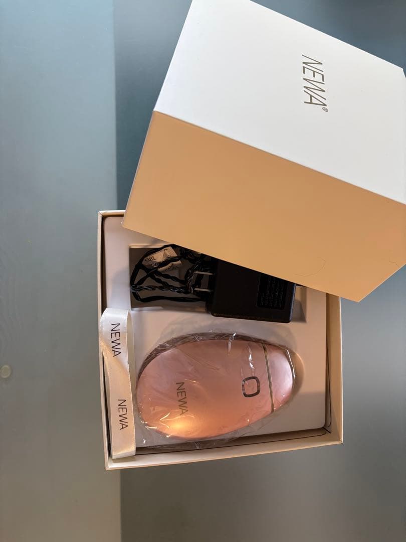 NEWA 美顔器 ピンク 付属品あり
