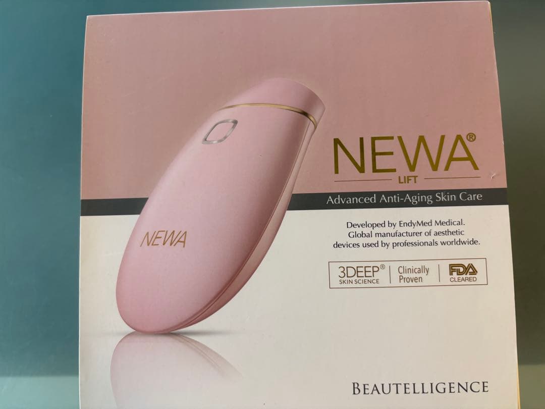 NEWA 美顔器 ピンク 付属品あり