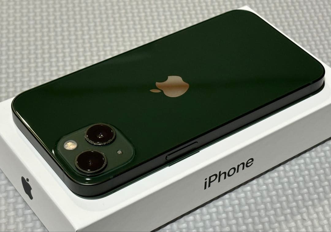 Apple iPhone 13 128GBミッドナイトグリーン 本体 おまけ付き
