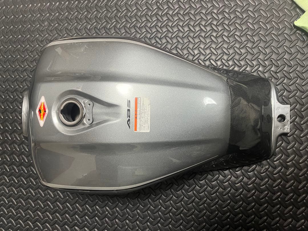 CB1100 タンク シルバー