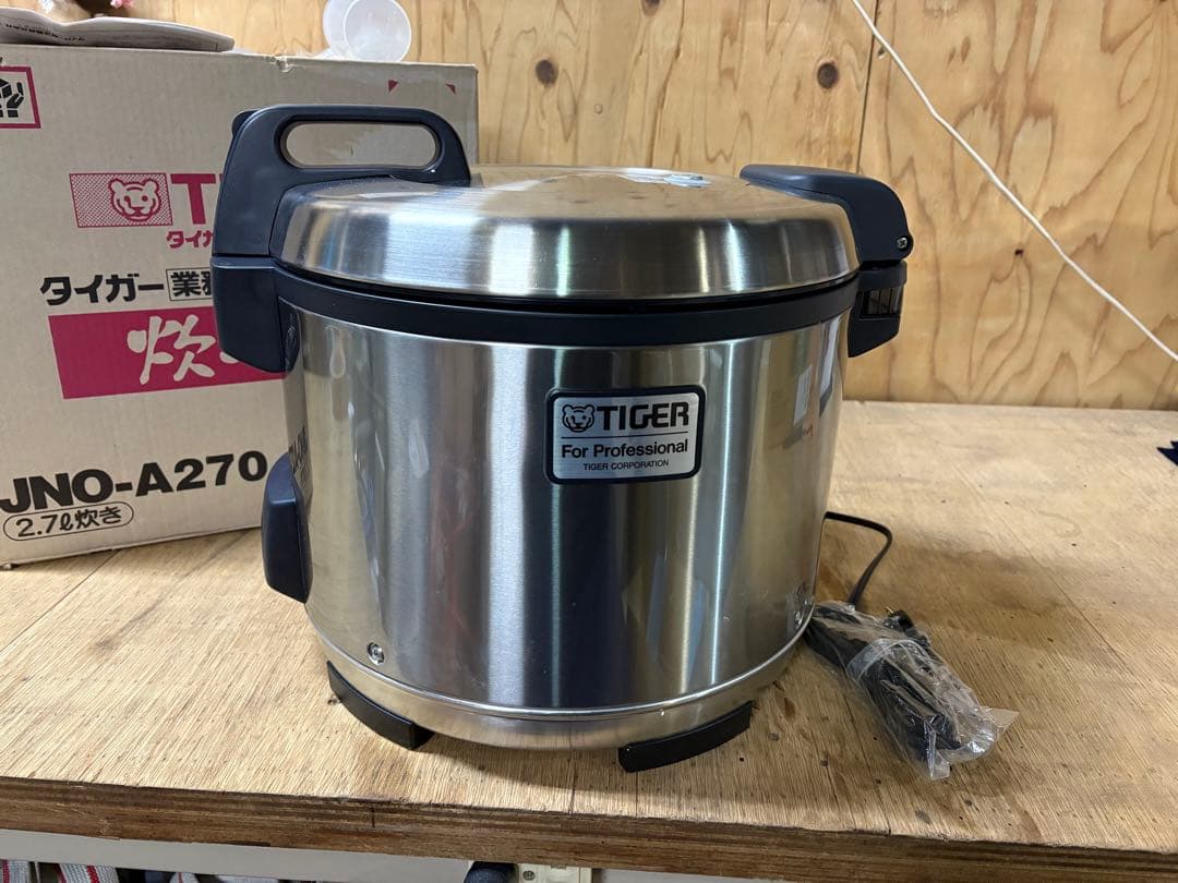 タイガー 業務用ジャー炊飯器JNO-A270 未使用　美品 2.7L 1.5升
