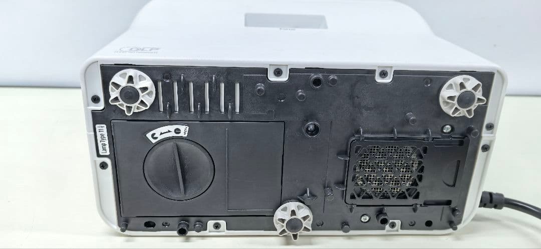 RICOH 超単焦点　プロジェクタ　PJ WX4152N　ランプ時間2042H