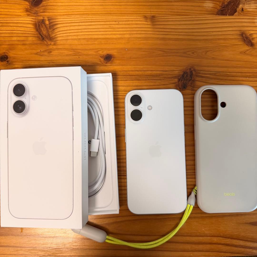 【美品】iPhone 17 ホワイト　beatsケースおまけ付き