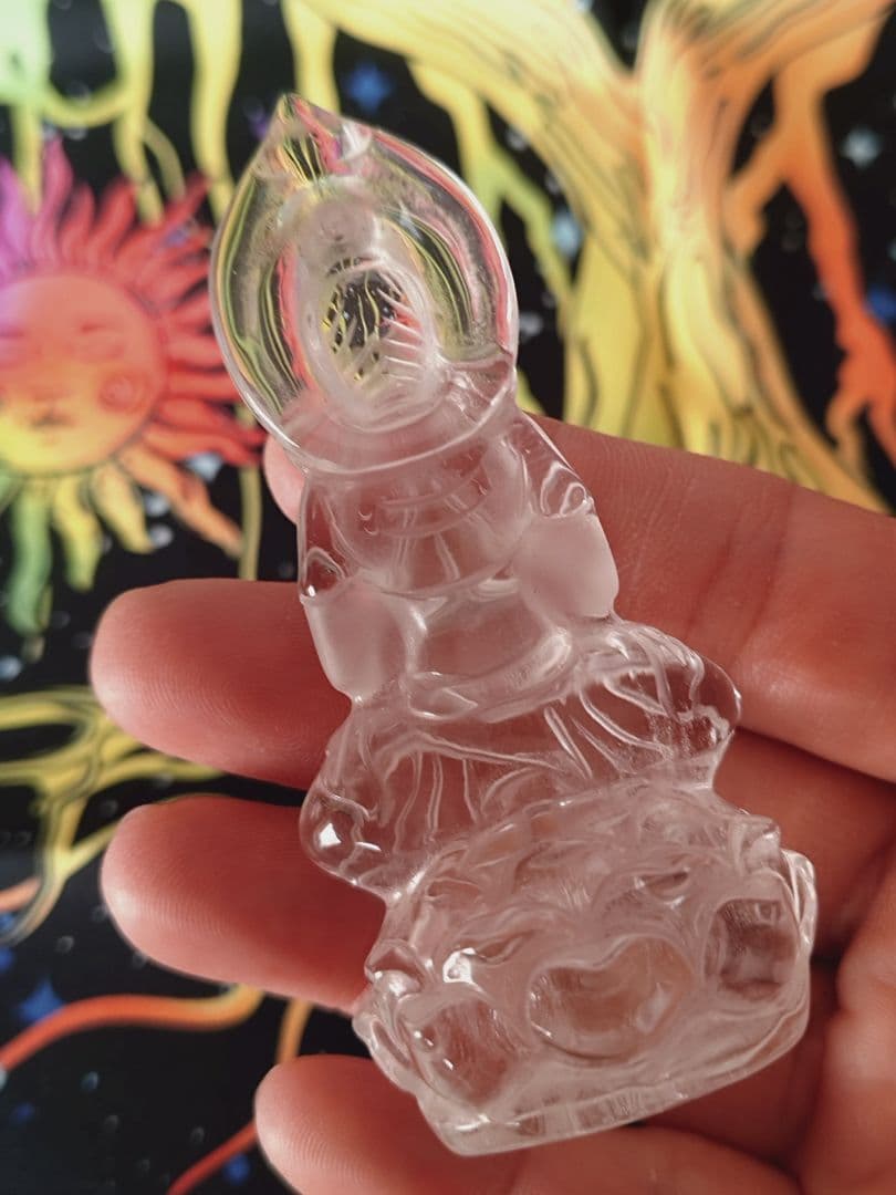 水晶　手彫り観音様　置物