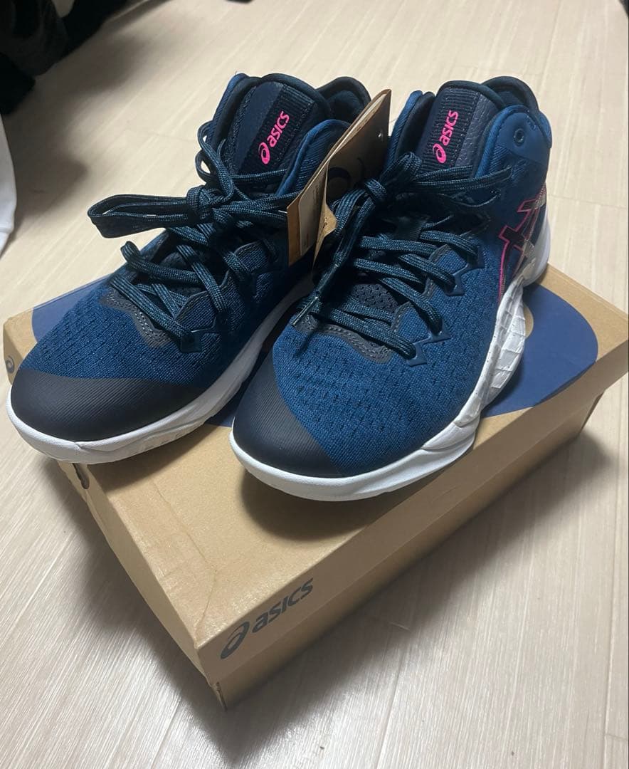 【新品】UNPRE ARS asics バスケットシューズ　25.5㎝