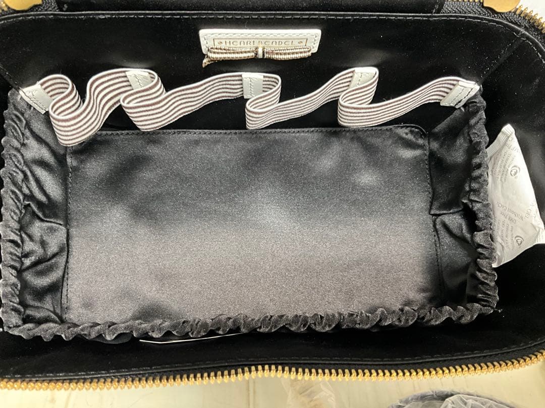 セール　ヘンリベンデル　黒 クロコダイル風 トレインバック　未使用品