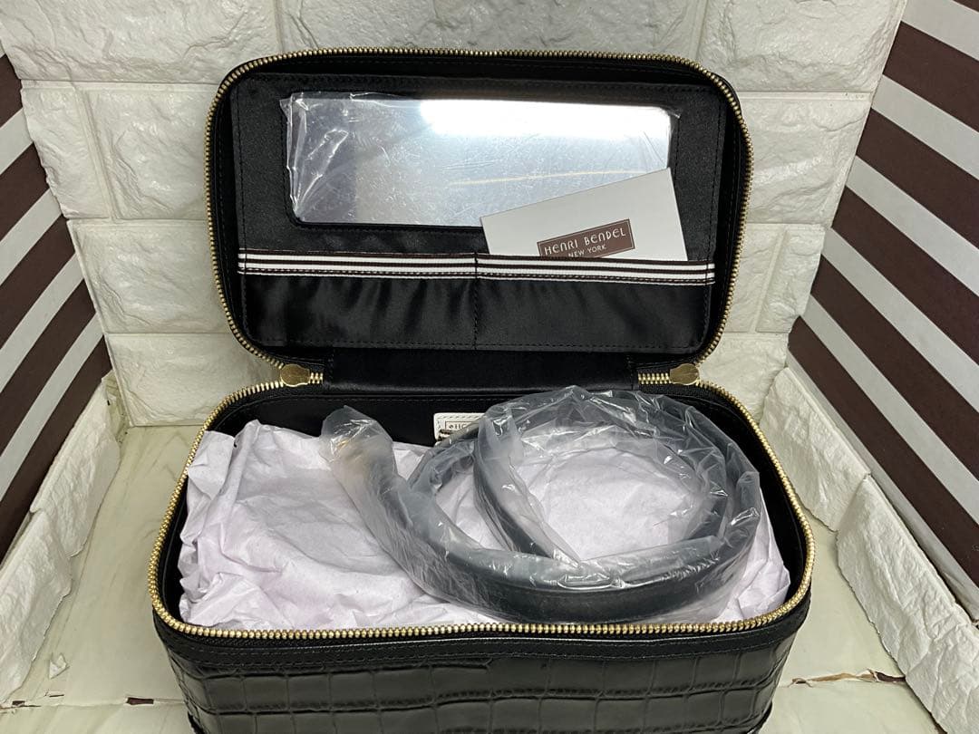 セール　ヘンリベンデル　黒 クロコダイル風 トレインバック　未使用品