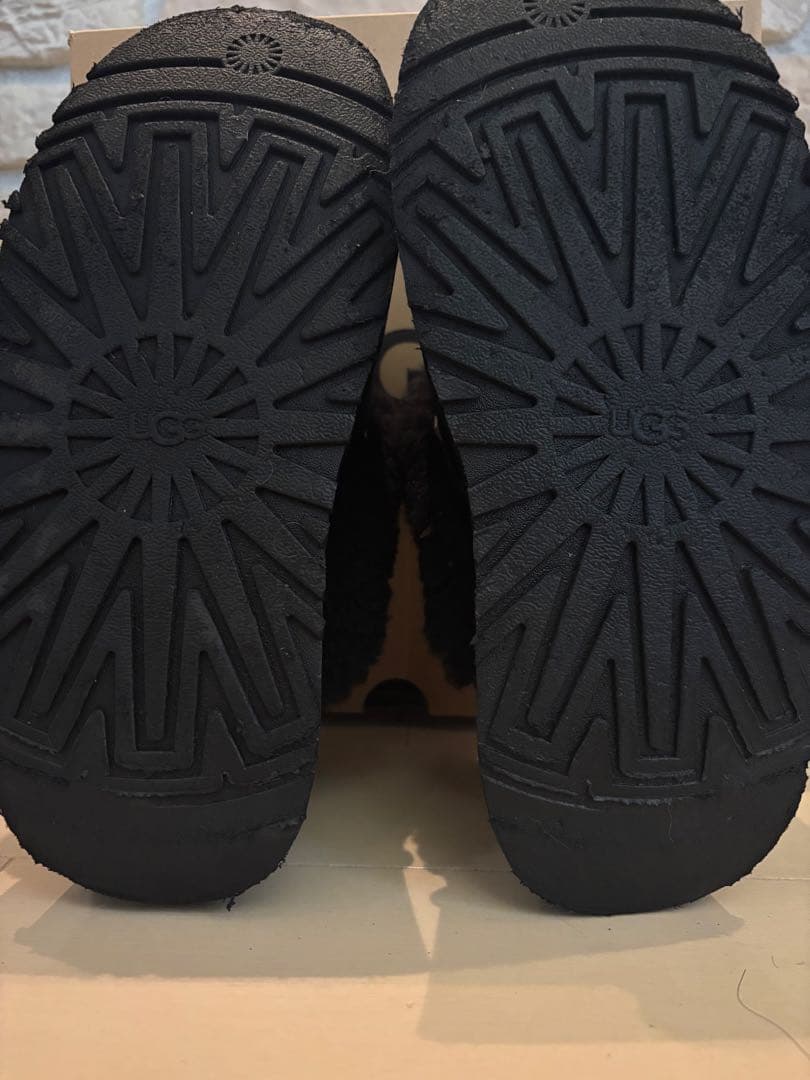 UGG 黒 プラットフォームサンダル　サイズ7