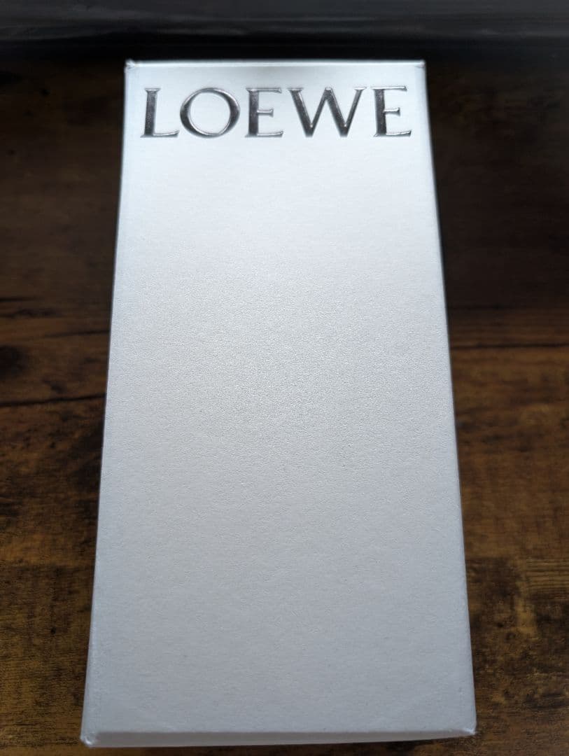 新品未使用　LOEWE ブラウンレザーバングル