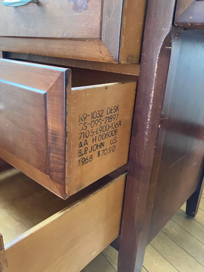 B.P.John製片袖デスク