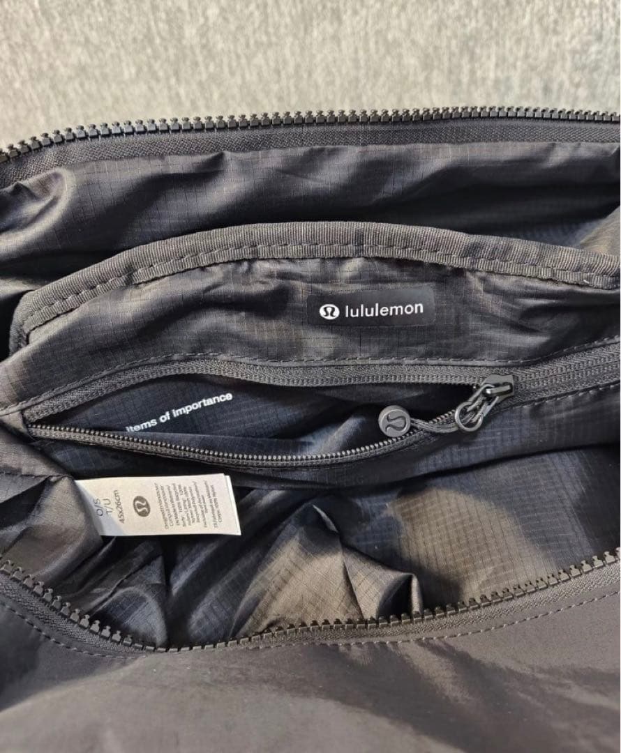 lululemon ブラック ボストンバッグ 30L