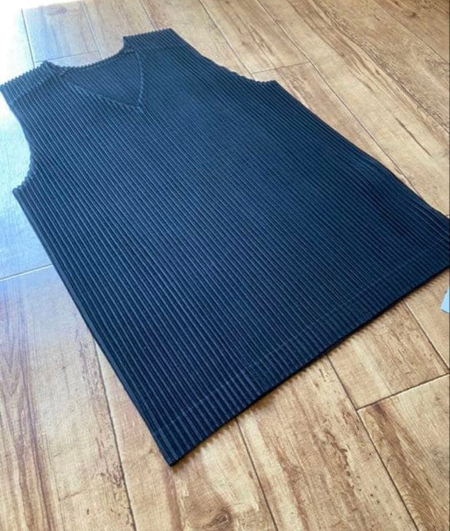 HOMME PLISSÉ ISSEY MIYAKE BASICS