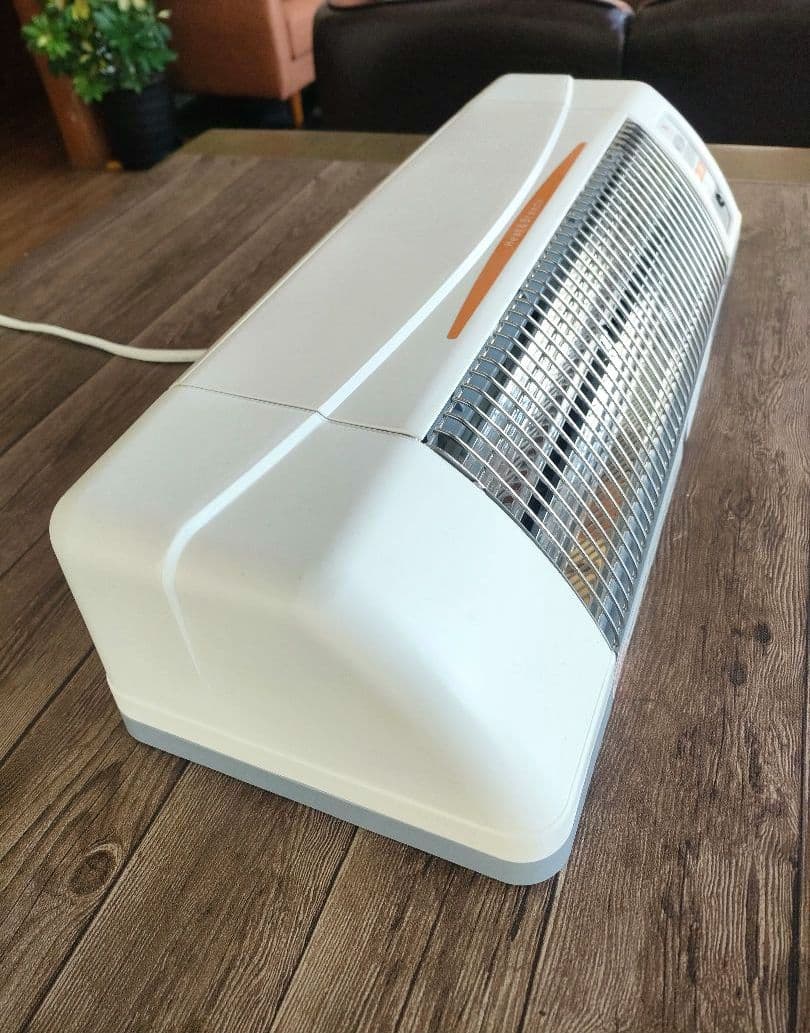 美品　高須産業 人感センサー付　壁掛け式遠赤外線ヒーター SDG-1200GSM