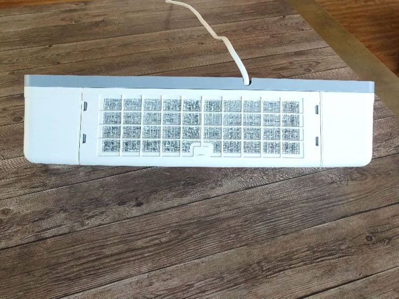 美品　高須産業 人感センサー付　壁掛け式遠赤外線ヒーター SDG-1200GSM