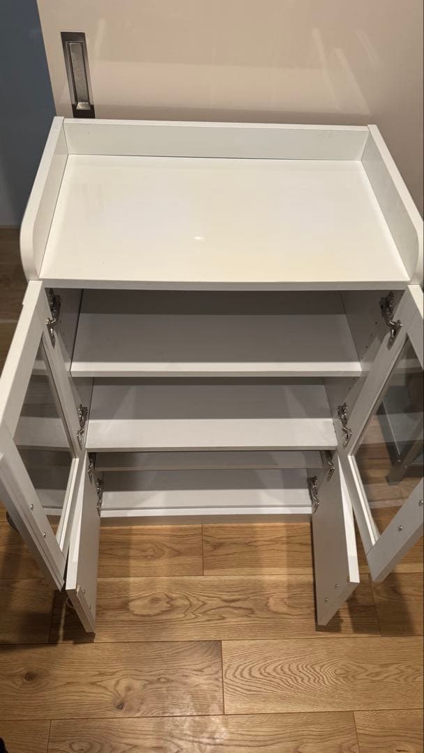 【期間限定5/19迄】食器棚 ガラス扉 4収納 一人暮らしサイズ