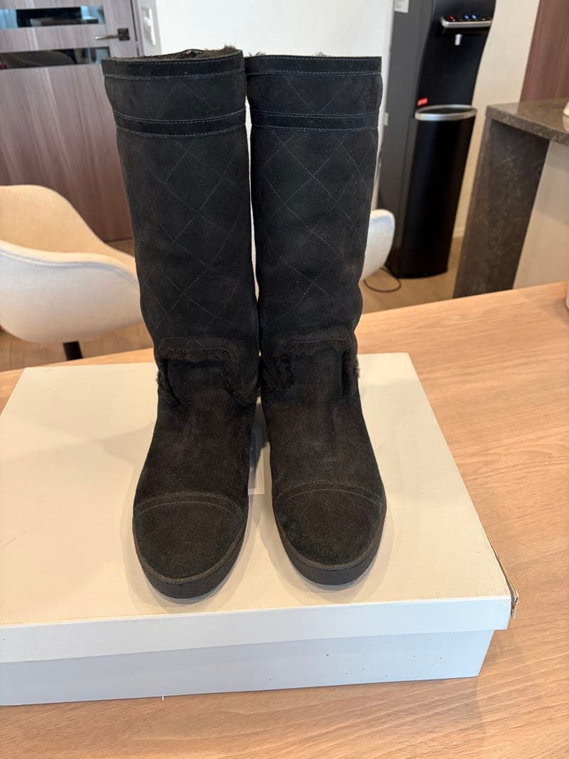 お専用になります✨シャネル 黒 キルティング ムートンブーツ39サイズ