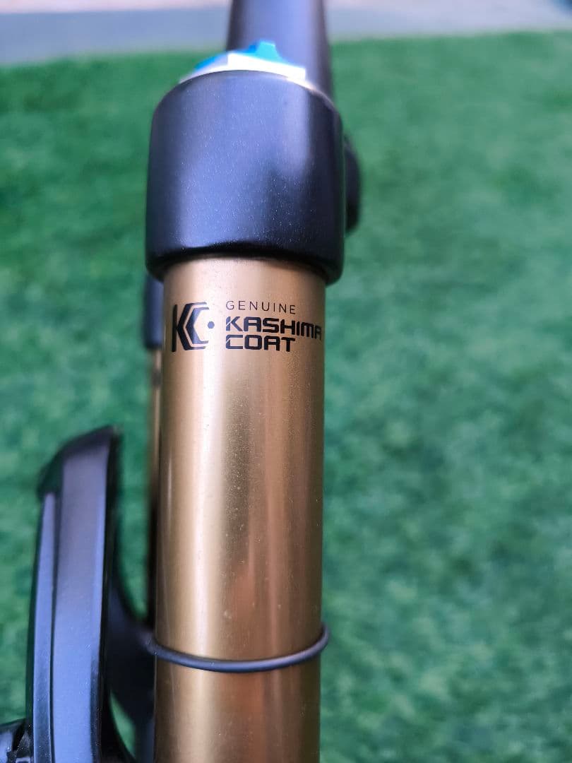 Fox 32 エアサスペンションフォーク Kashima Coat