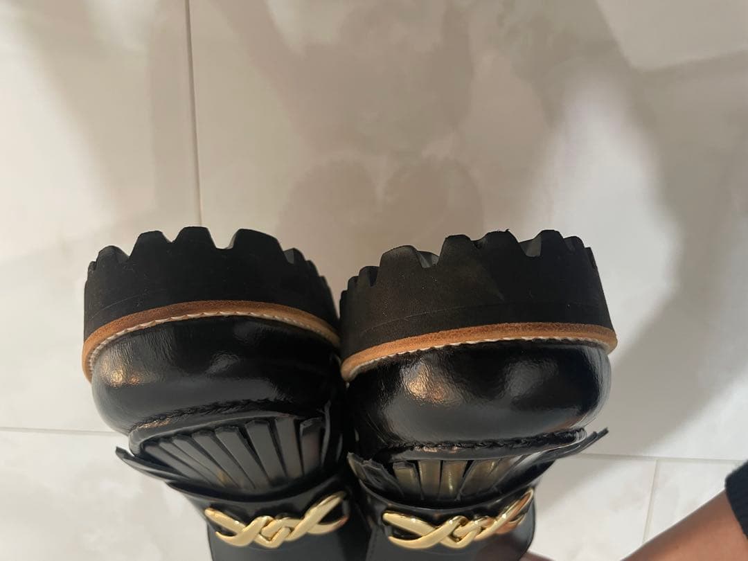 ブルーレーベル 黒 フリンジローファー 厚底