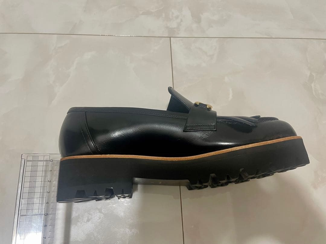 ブルーレーベル 黒 フリンジローファー 厚底