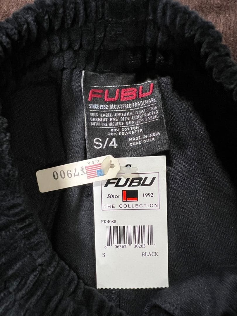 新品⭐️FUBU ベロア風　ジャケット&パンツ　4T約110cm★kfu56