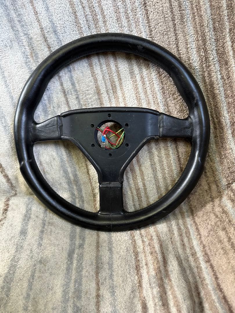 当時モノ！MOMO社製V36ガングリップステアリング！黒革