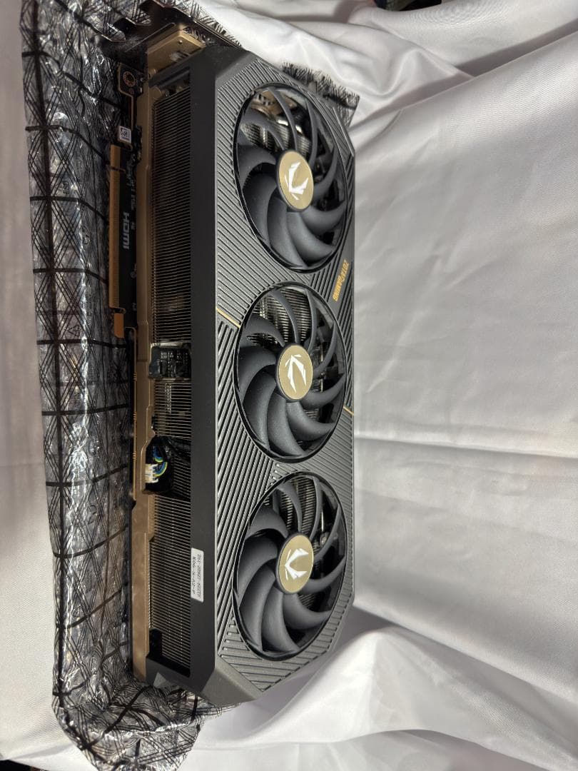 b*p様 ZOTAC GEFORCE RTX 5080 16GB