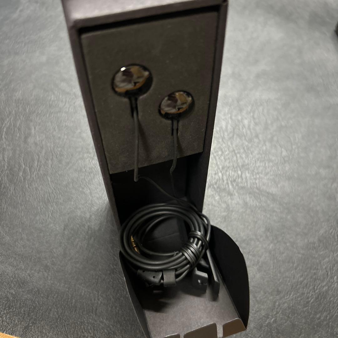 美品　SONY SRF-M98 FMラジオシルバー　PLLシンセサイザーラジオ