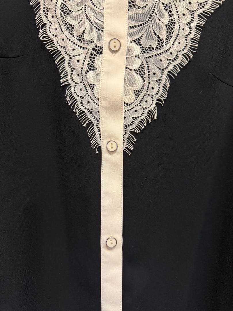 新品•未使用 グレースコンチネンタル バイカラーレースブラウス