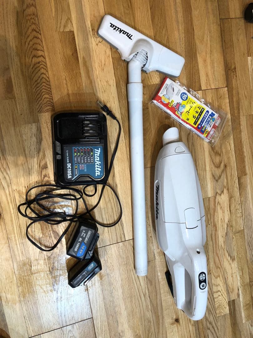 マキタMakita DC10SA コードレス掃除機 本体 バッテリー2個充電器