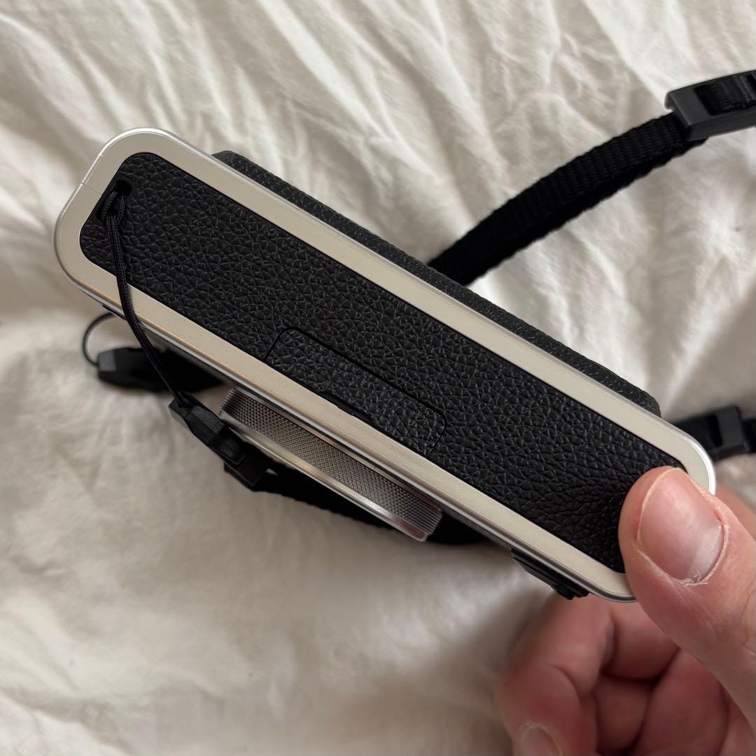 フィルムカメラ instax mini evo