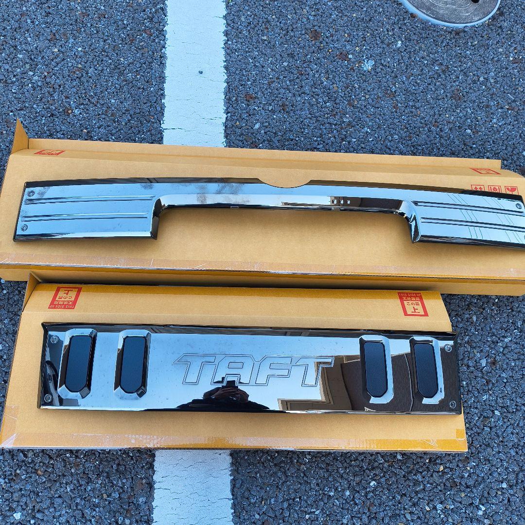 ダイハツ タフト フロントグリル&リアバンパーガーニッシュ （ブラックメッキ）