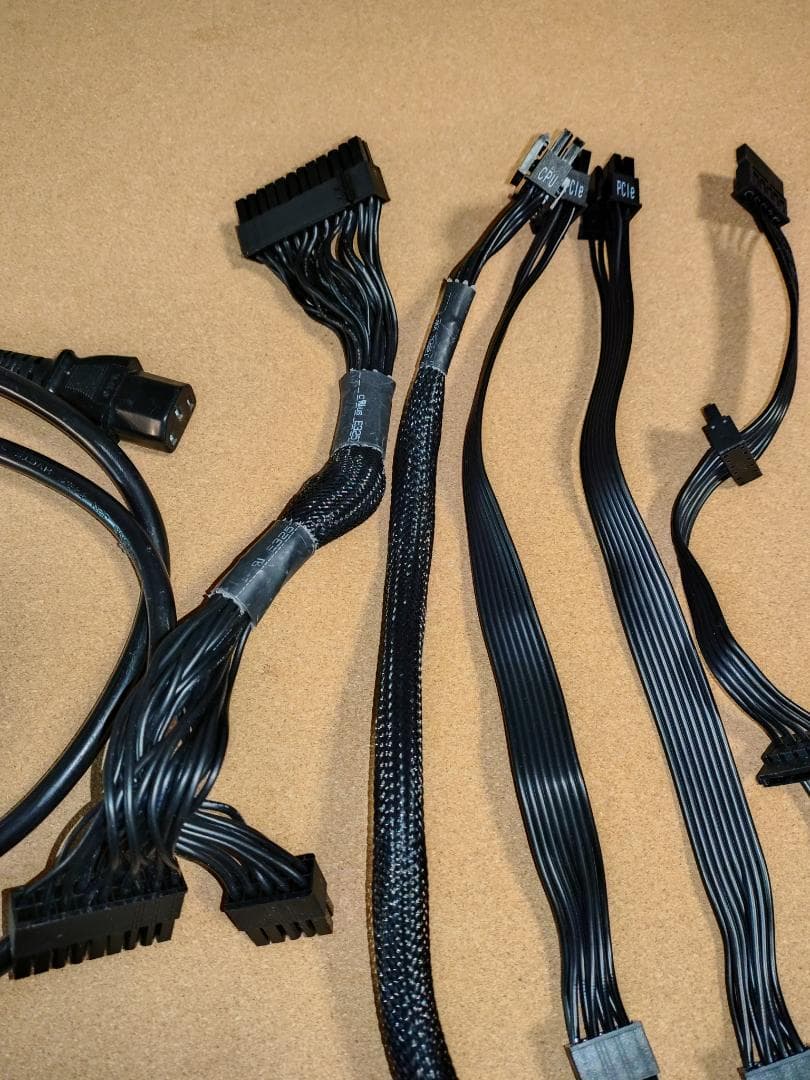 再値下げしました！！NZXT C750 750W SFX電源ユニット