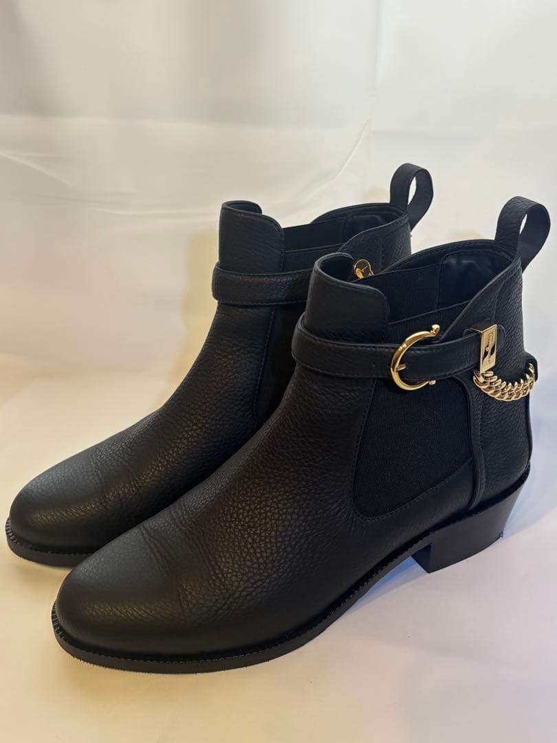 【美品】フェラガモ チェーン付きガンチーニショートブーツ 7 1/2サイズ