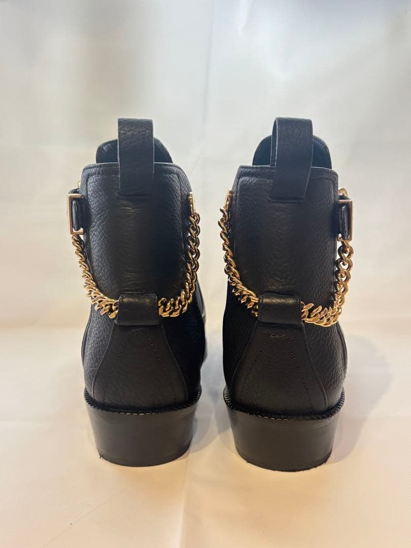 【美品】フェラガモ チェーン付きガンチーニショートブーツ 7 1/2サイズ