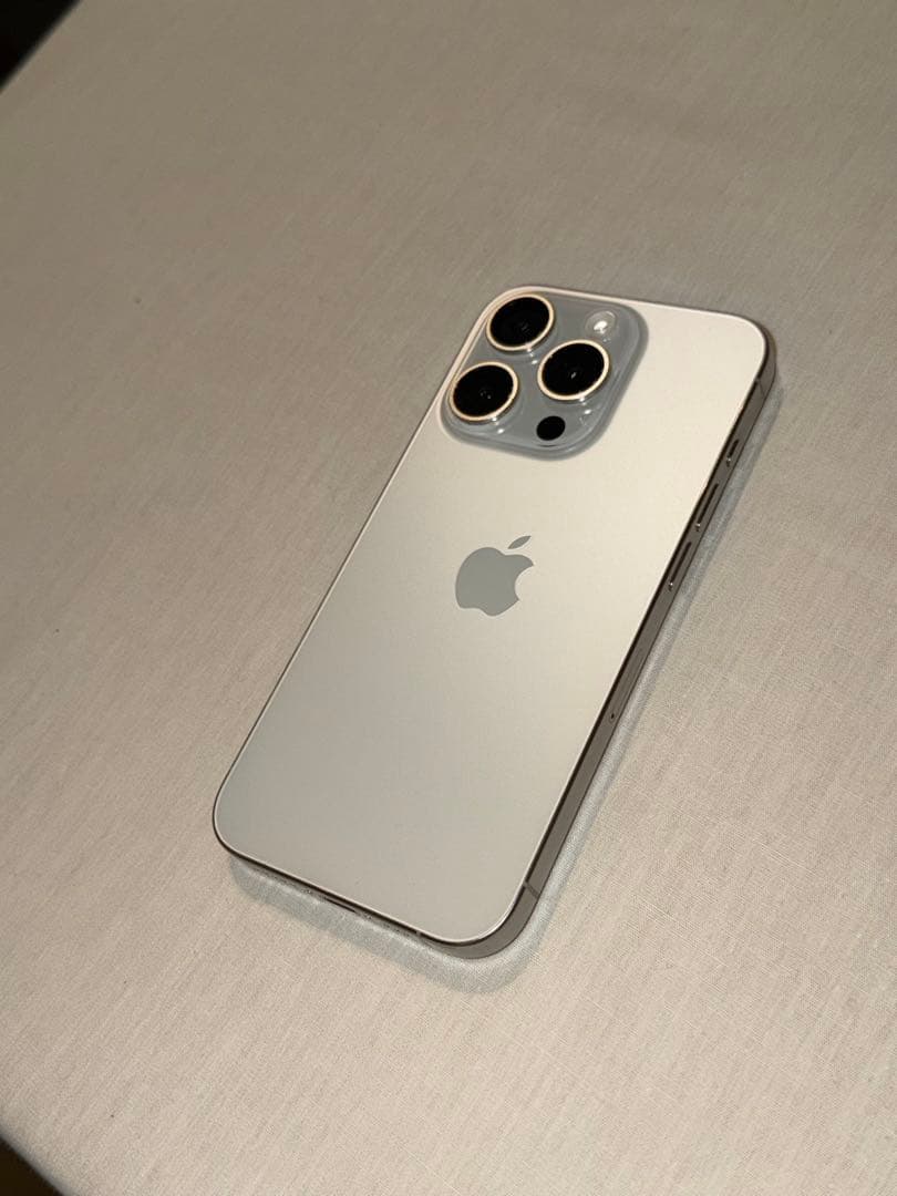 iPhone 15Pro 256GB SIMフリー ホワイトチタニウム