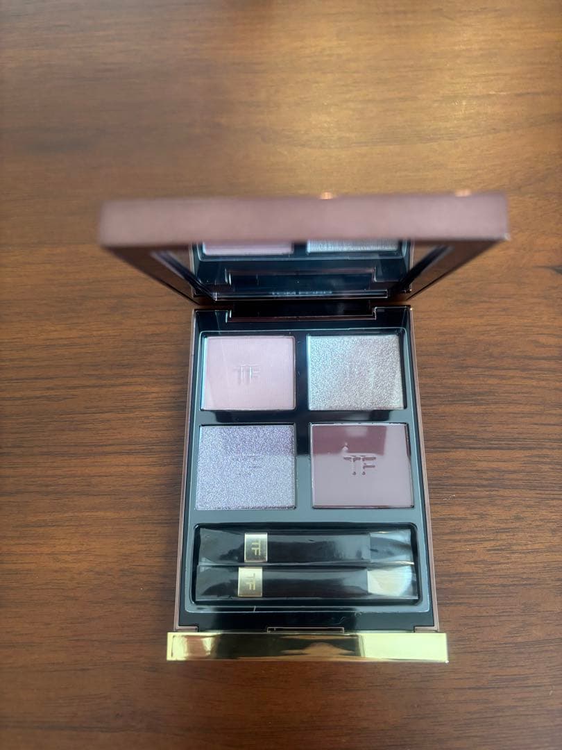 【未使用品】TOM FORD アイカラークォード　01S メタリックモーブ