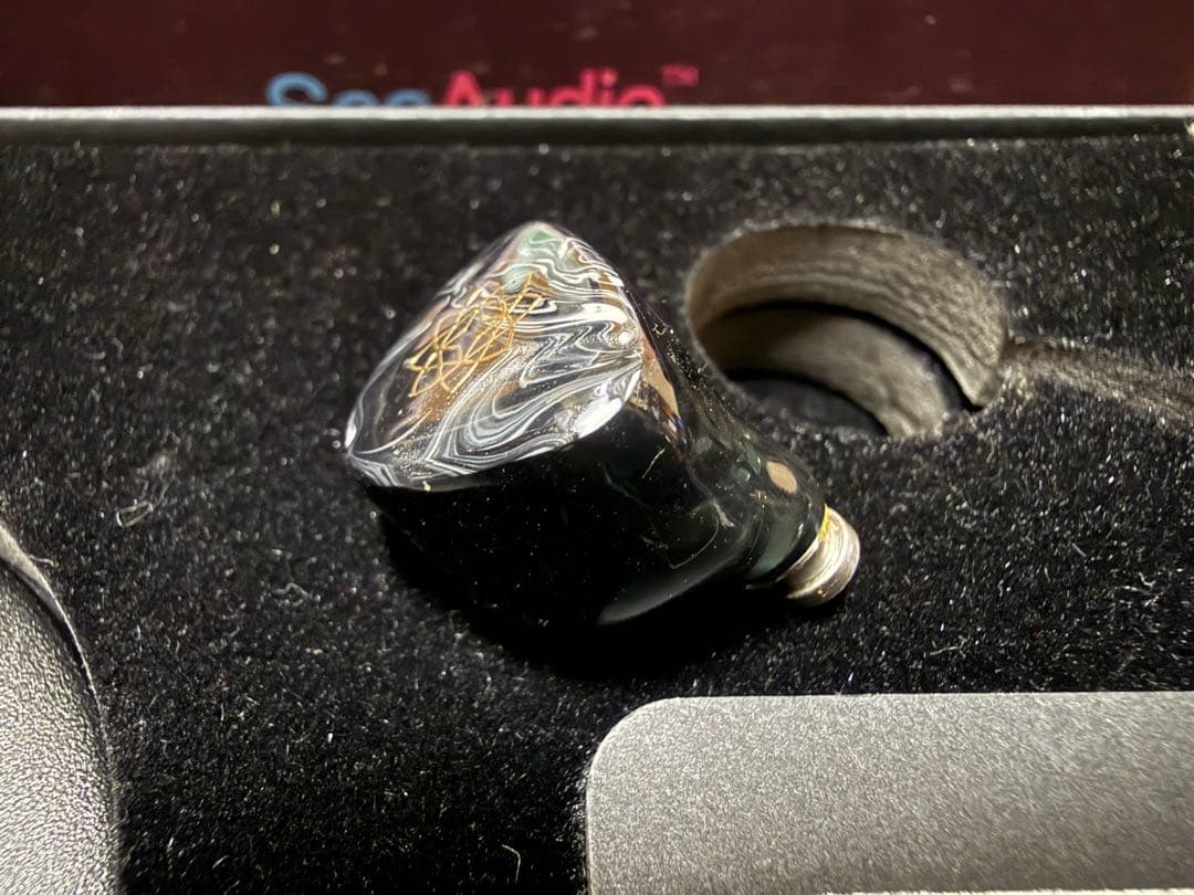 SeeAudio Bravery リケーブル可能イヤホン