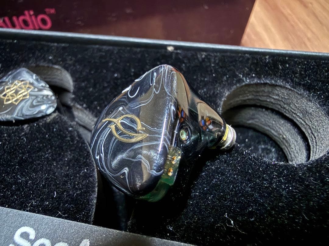 SeeAudio Bravery リケーブル可能イヤホン