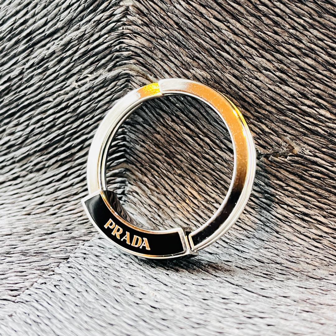 PRADA プラダ キーリング キーホルダー メンズ シルバー ブラック リング